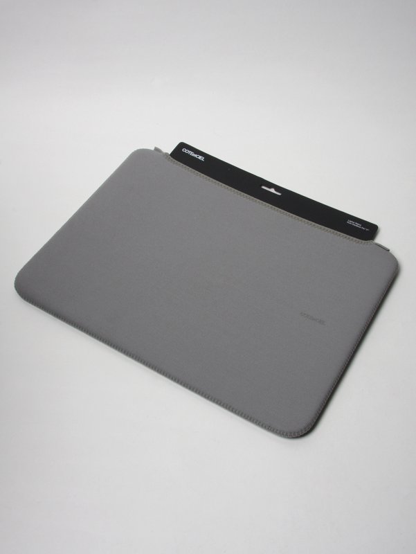 COTE et CIEL 17 Inch Laptop Diver Long Sleeve Opening