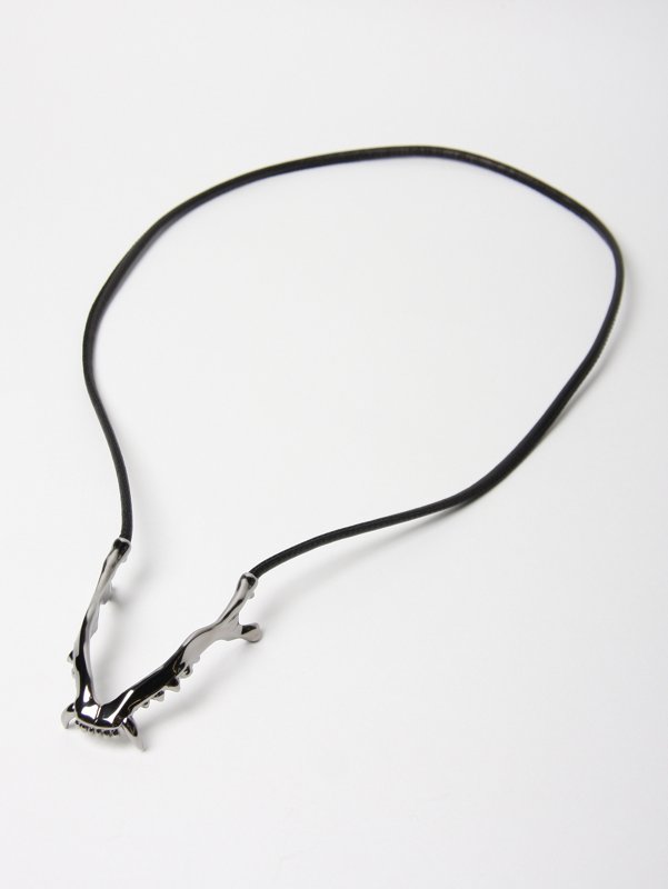 Florian Metal Pendant Necklace