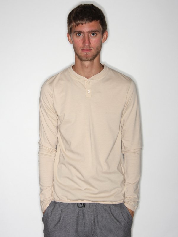 HENLEY NECK T-SHIRT