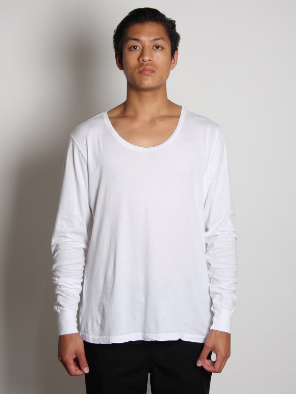 Basic Long Sleeved Crew Neck T-Shirt