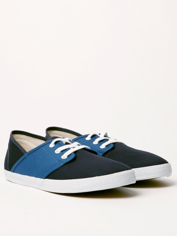 Veja Mediterranee Canvas Sneaker